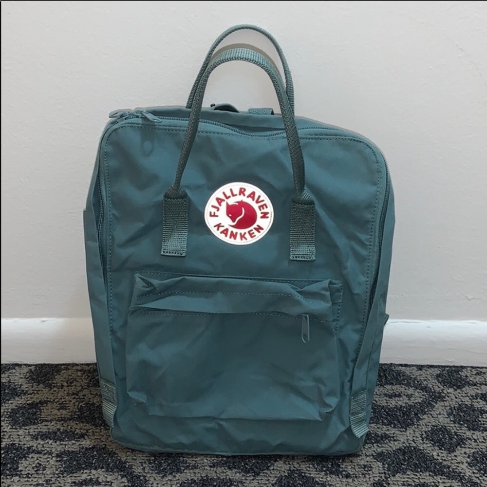 Fjallraven kanken authentic in frost green